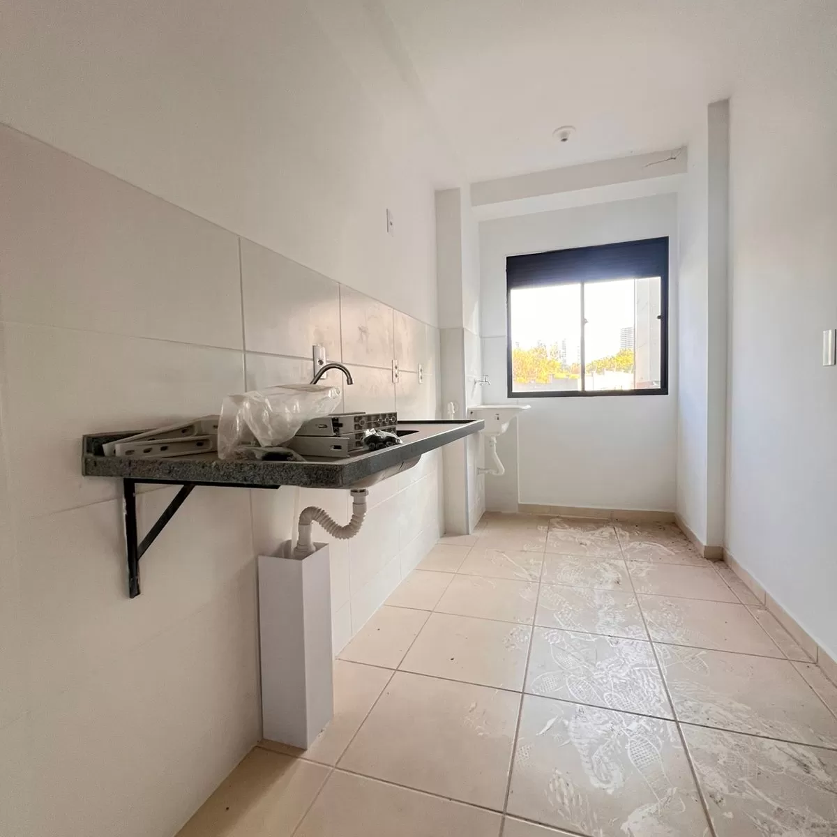 Apartamento à Venda Próximo ao Campolim e Shopping Panorâmico com 2 quartos e 1 vaga de garagem, 43m² em Votorantim/SP no Condomínio Lar Londres