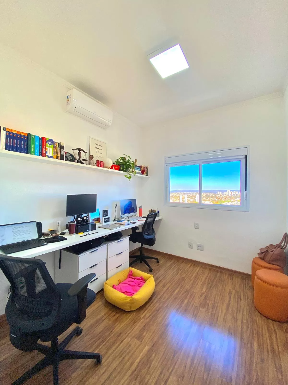 Apartamento à Venda Mobiliado com 3 dormitórios, varanda com churrasqueira, 80m² em Sorocaba/SP no Edifício Europa Tower