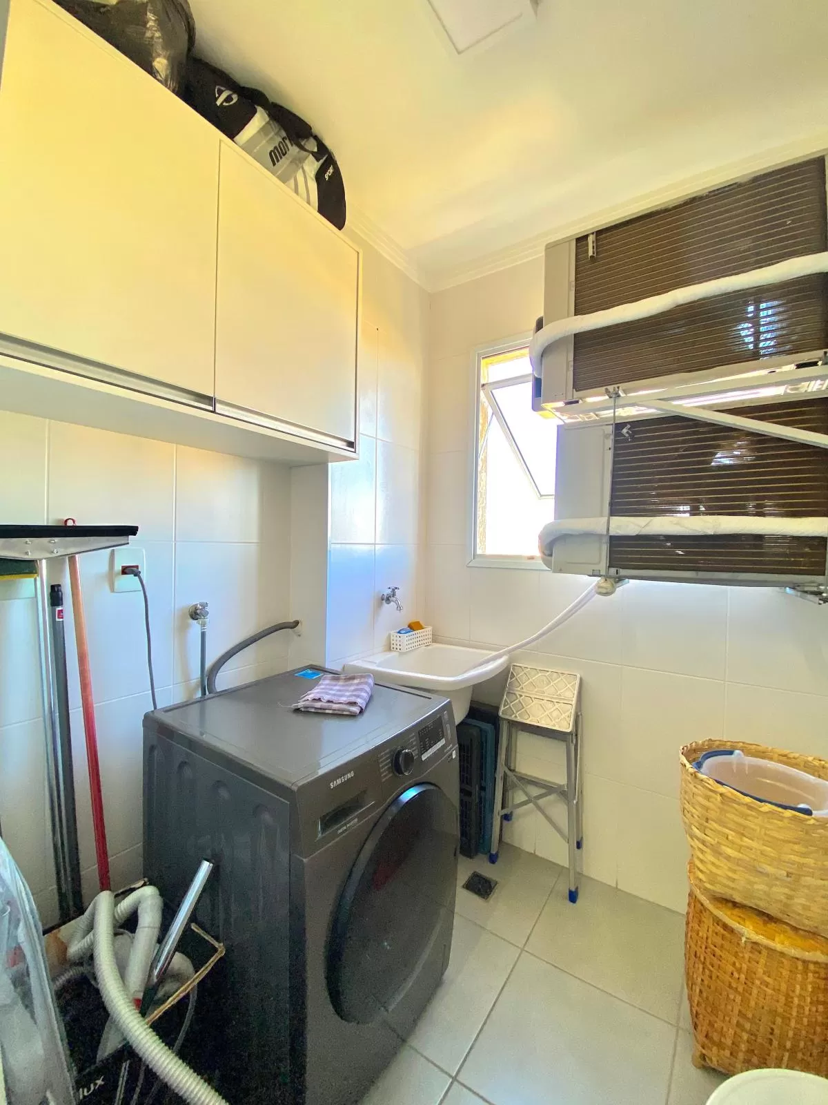 Apartamento à Venda Mobiliado com 3 dormitórios, varanda com churrasqueira, 80m² em Sorocaba/SP no Edifício Europa Tower