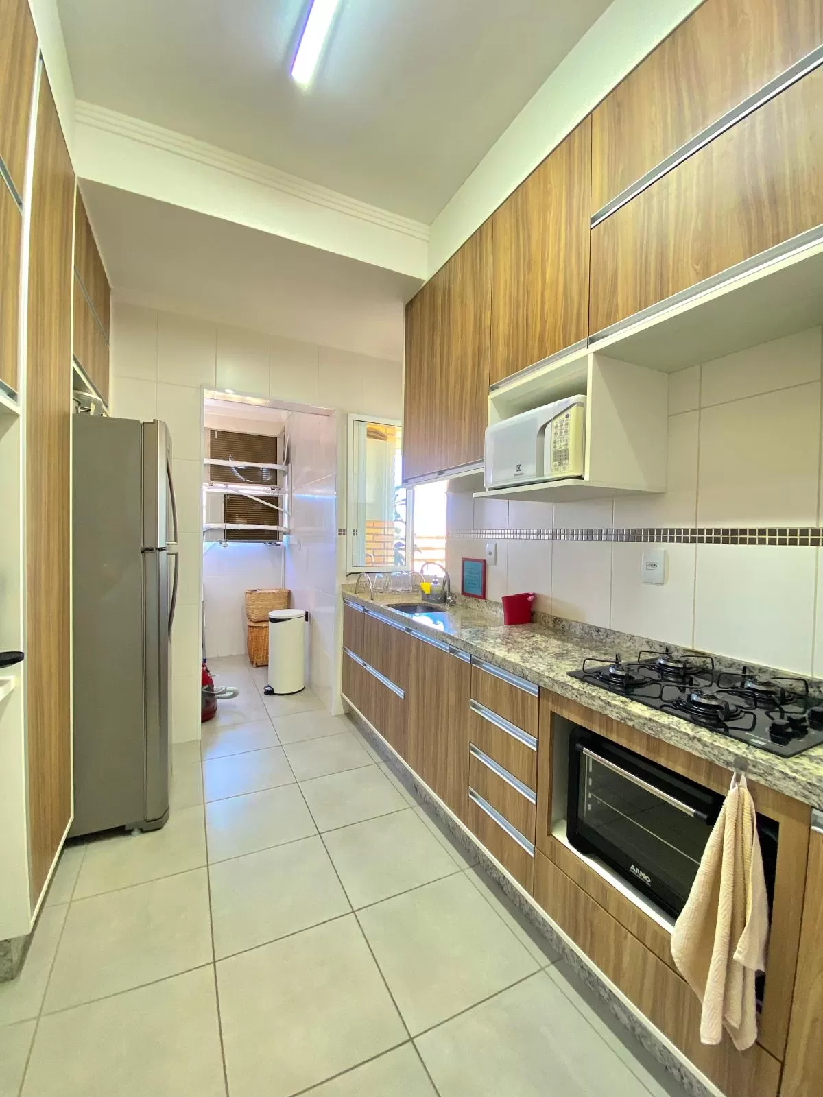 Apartamento à Venda Mobiliado com 3 dormitórios, varanda com churrasqueira, 80m² em Sorocaba/SP no Edifício Europa Tower