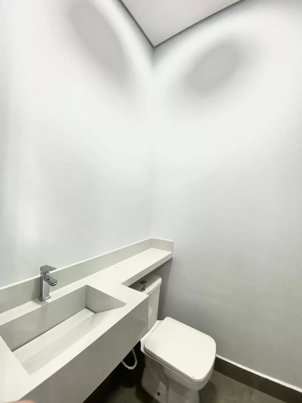 Casa de Esquina à Venda com 3 quartos sendo 1 suíte com closet e escritório, 115m² em Sorocaba/SP no Condomínio Terras de São Francisco