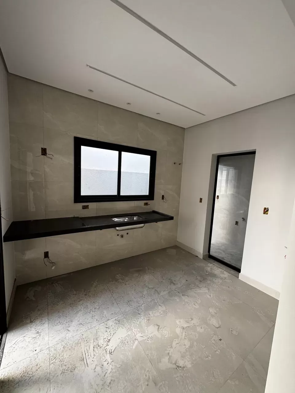 Casa Térrea à Venda com 3 quartos sendo 1 suíte, churrasqueira e piscina privativa, 133m² em Sorocaba/SP no Condomínio Villagio Milano
