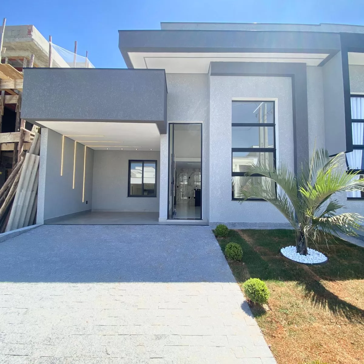 Casa Térrea à Venda com 3 quartos sendo 1 suíte e área gourmet com churrasqueira, 108m² em Sorocaba/SP no Condomínio Terras de São Francisco