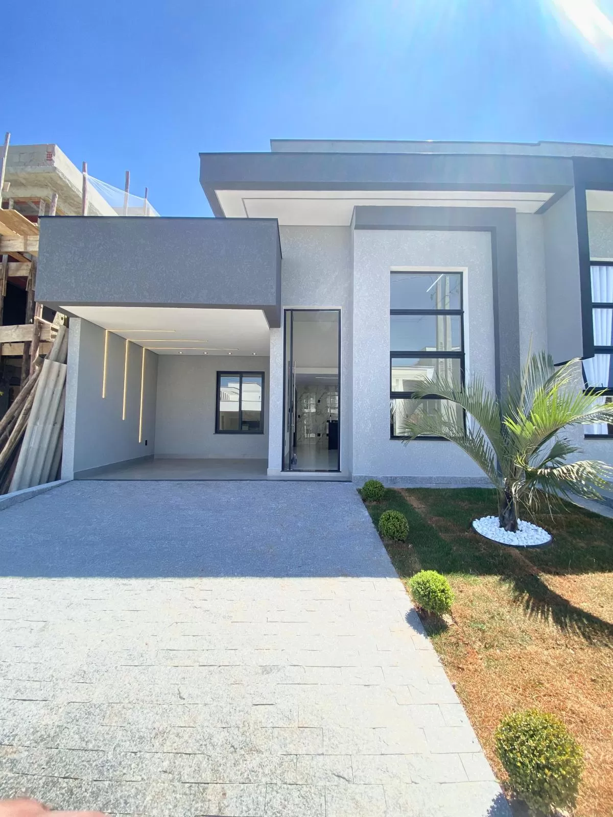 Casa Térrea à Venda com 3 quartos sendo 1 suíte e área gourmet com churrasqueira, 108m² em Sorocaba/SP no Condomínio Terras de São Francisco