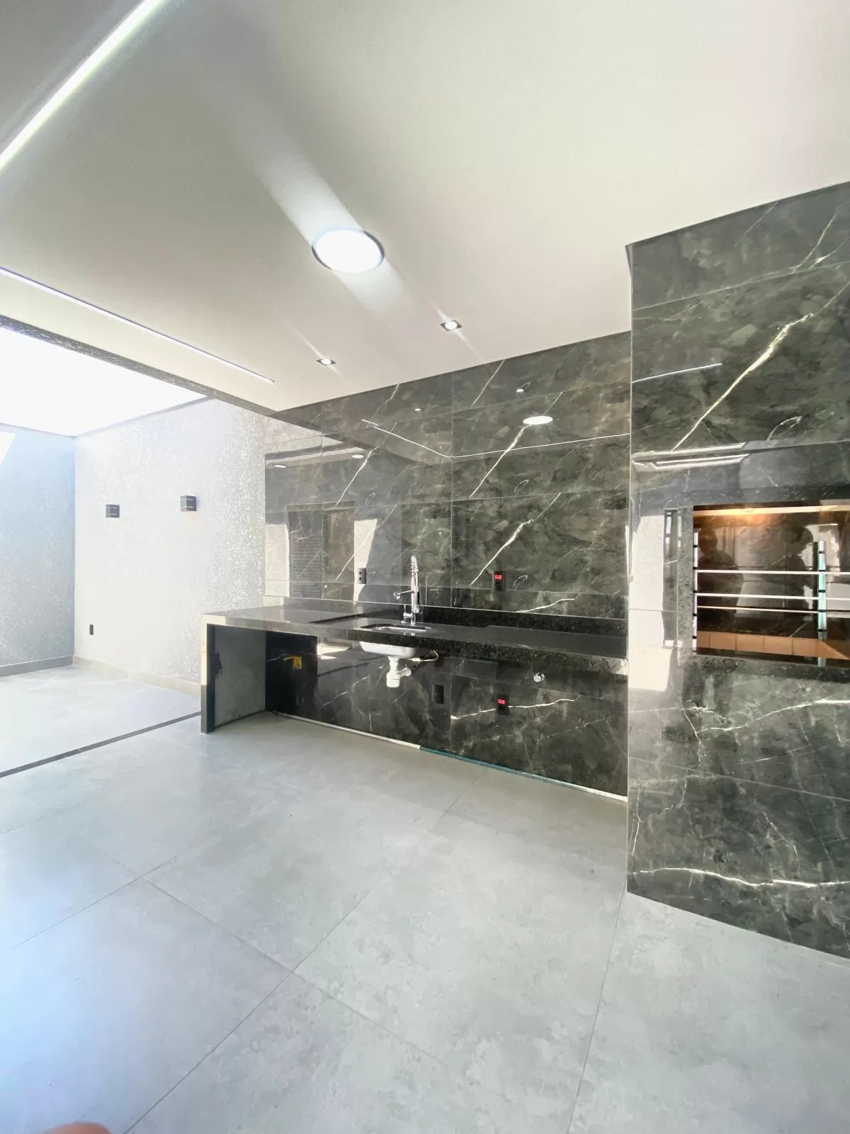 Casa Térrea à Venda com 3 quartos sendo 1 suíte e área gourmet com churrasqueira, 108m² em Sorocaba/SP no Condomínio Terras de São Francisco