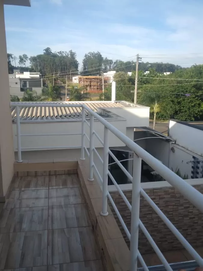 Sobrado à Venda com 3 quartos sendo 1 suíte e área gourmet, 195m² em Sorocaba/SP no Condomínio Reserva Ipanema