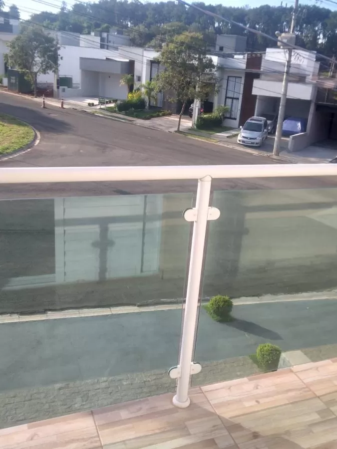 Sobrado à Venda com 3 quartos sendo 1 suíte e área gourmet, 195m² em Sorocaba/SP no Condomínio Reserva Ipanema